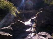27 Si sale verso la cascata